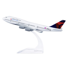 AIRCRAFT MODEL 1:XXX B747 DELTA AIRLINES